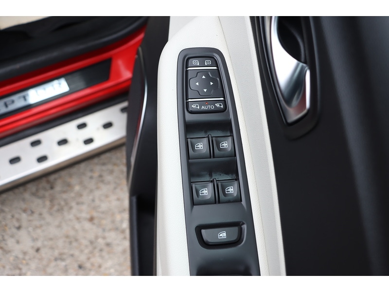 Used Renault Captur 2019 for sale - 76057160: Photo 28