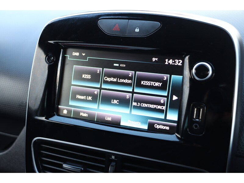 Used Renault Clio 2019 for sale - 76705633: Photo 10