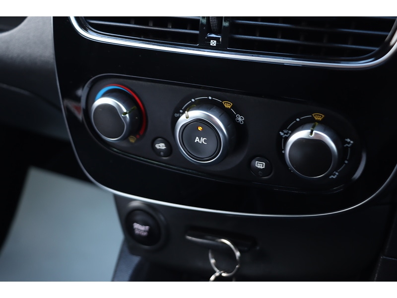 Used Renault Clio 2019 for sale - 76705633: Photo 12