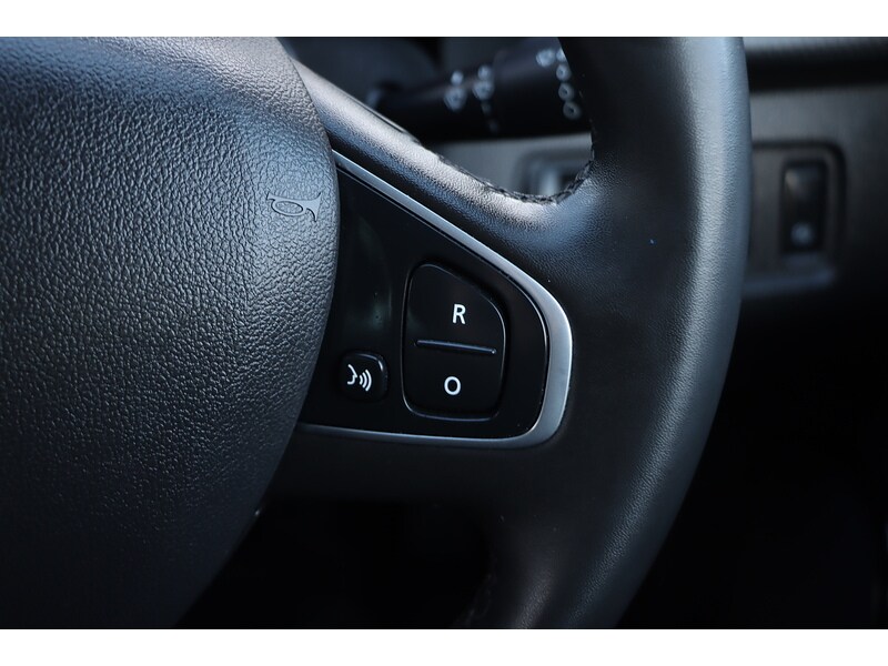 Used Renault Clio 2019 for sale - 76705633: Photo 17