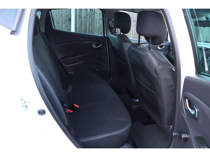 Used Renault Clio 2019 for sale - 76705633: Photo 32