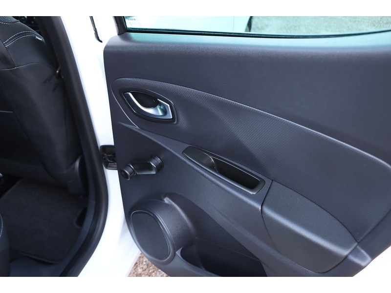 Used Renault Clio 2019 for sale - 76705633: Photo 36