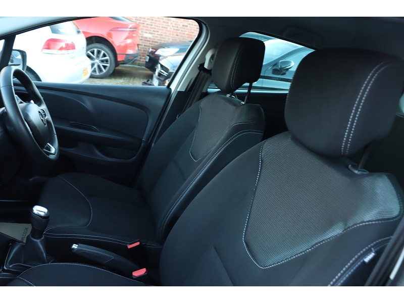 Used Renault Clio 2019 for sale - 76705633: Photo 40