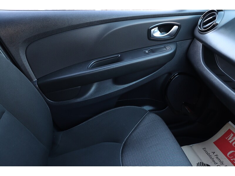 Used Renault Clio 2019 for sale - 76705633: Photo 56