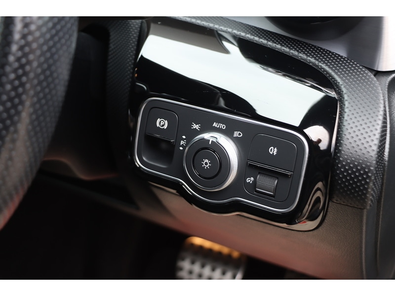 Used Mercedes-Benz A-Class 2018 for sale - 76143711: Photo 20