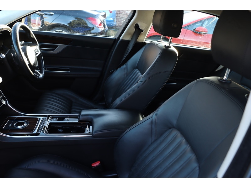 Used Jaguar XF 2018 for sale - 76918055: Photo 32