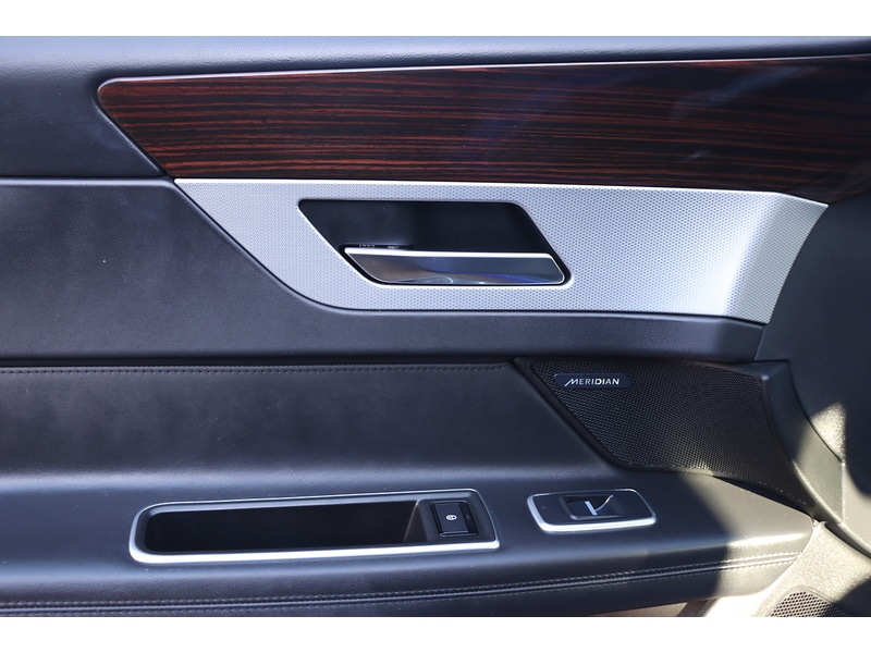 Used Jaguar XF 2018 for sale - 76918055: Photo 33