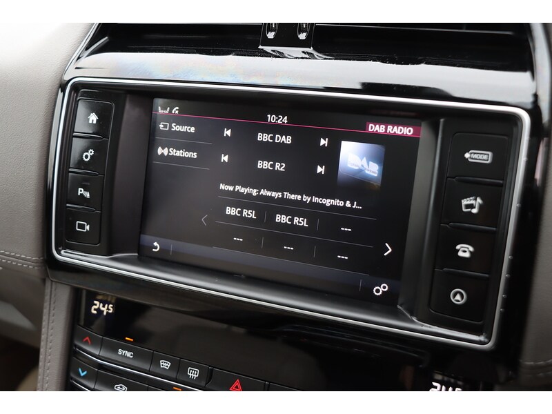 Used Jaguar F-Pace 2018 for sale - 76918051: Photo 13