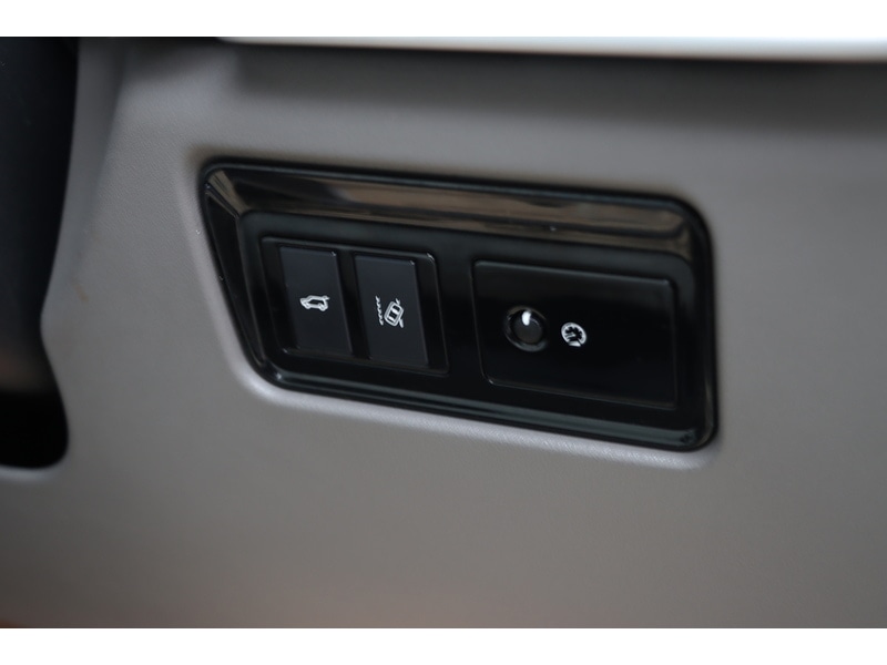 Used Jaguar F-Pace 2018 for sale - 76918051: Photo 17