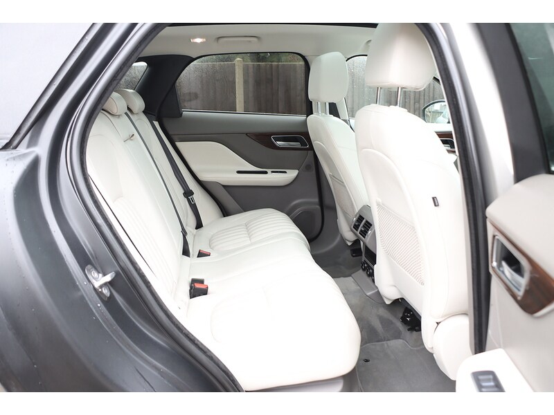 Used Jaguar F-Pace 2018 for sale - 76918051: Photo 27