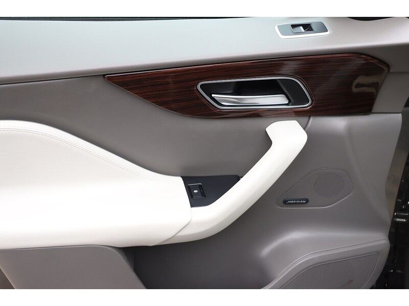 Used Jaguar F-Pace 2018 for sale - 76918051: Photo 36