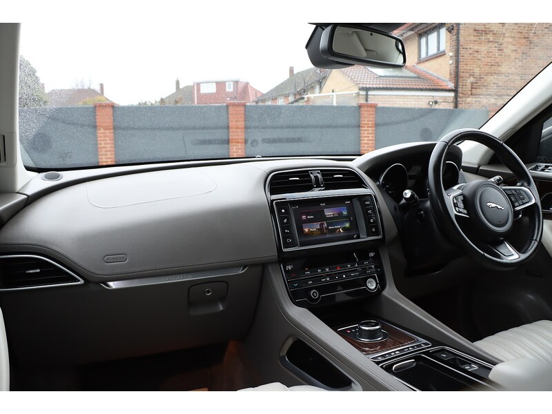 Used Jaguar F-Pace 2018 for sale - 76918051: Photo 38