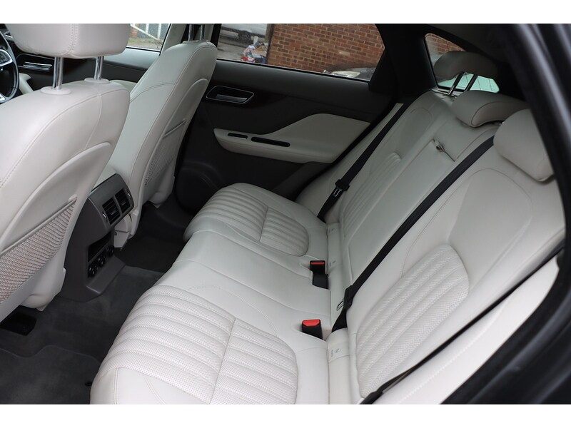 Used Jaguar F-Pace 2018 for sale - 76918051: Photo 39