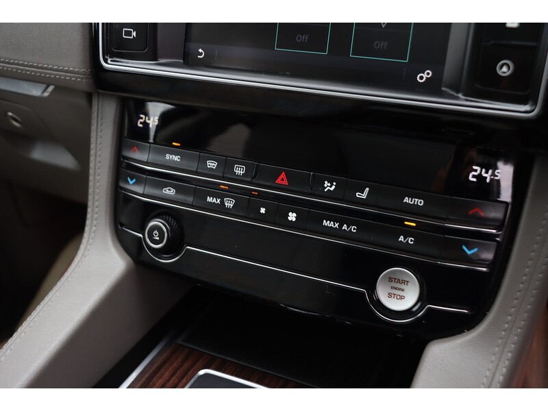 Used Jaguar F-Pace 2018 for sale - 76918051: Photo 41