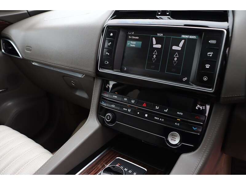 Used Jaguar F-Pace 2018 for sale - 76918051: Photo 45