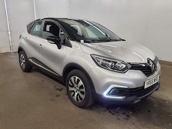 Used Renault Captur 2018 for sale - 76461164: Photo