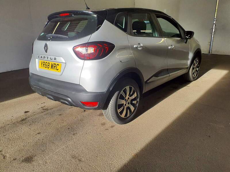 Used Renault Captur 2018 for sale - 76461164: Photo 9