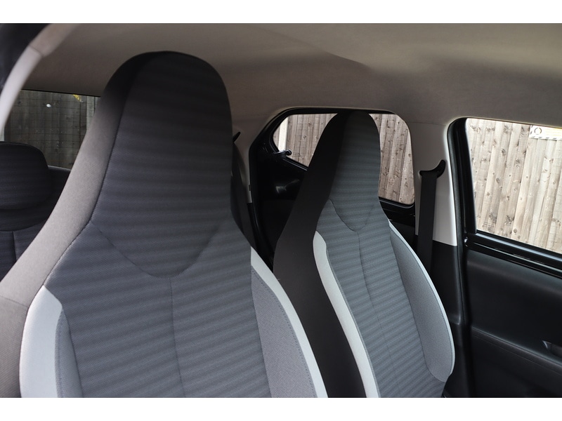 Used Toyota AYGO 2018 for sale - 77655809: Photo 18