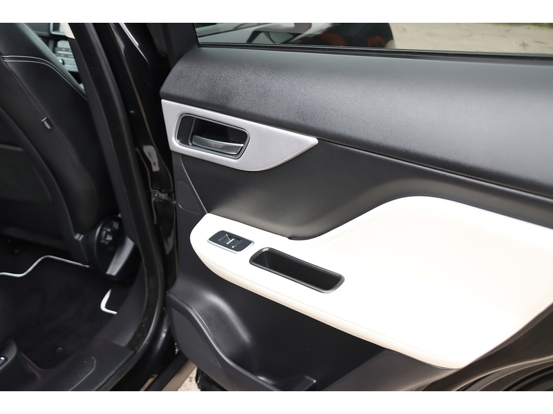 Used Jaguar F-Pace 2019 for sale - 76853364: Photo 30