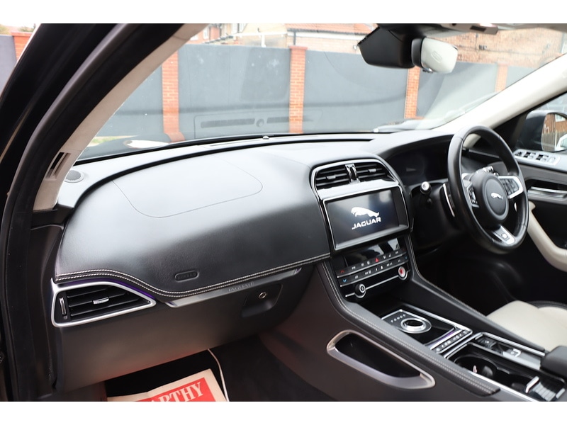 Used Jaguar F-Pace 2019 for sale - 76853364: Photo 31