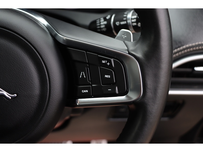 Used Jaguar F-Pace 2019 for sale - 76853364: Photo 45