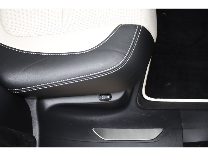 Used Jaguar F-Pace 2019 for sale - 76853364: Photo 46