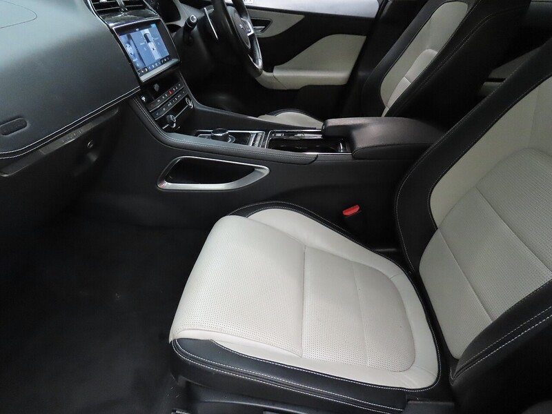 Used Jaguar F-Pace 2019 for sale - 76853364: Photo 8