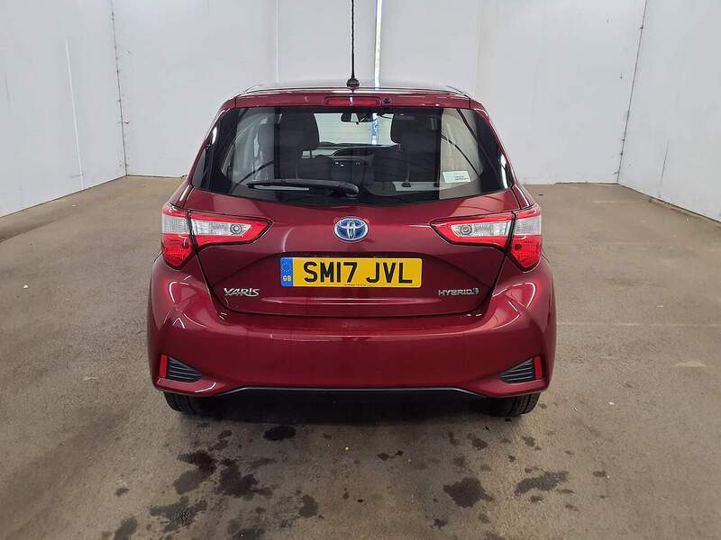 Used Toyota Yaris 2017 for sale - 76106305: Photo 6