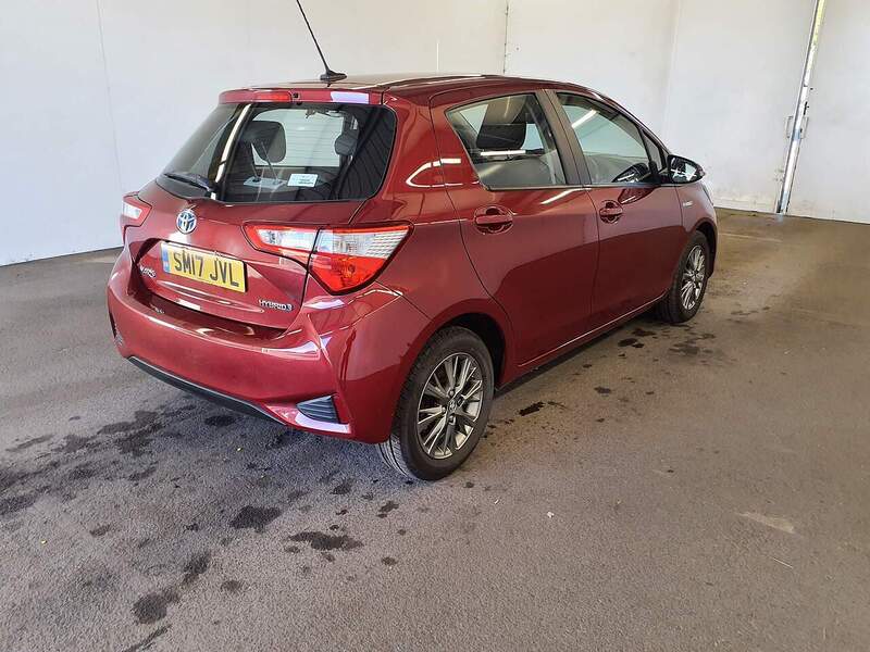 Used Toyota Yaris 2017 for sale - 76106305: Photo 8