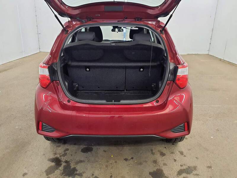 Used Toyota Yaris 2017 for sale - 76106305: Photo 9