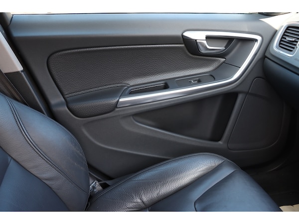 Used Volvo V60 for sale - 75542940: Photo 32