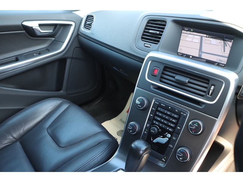 Used Volvo V60 for sale - 75542940: Photo 34