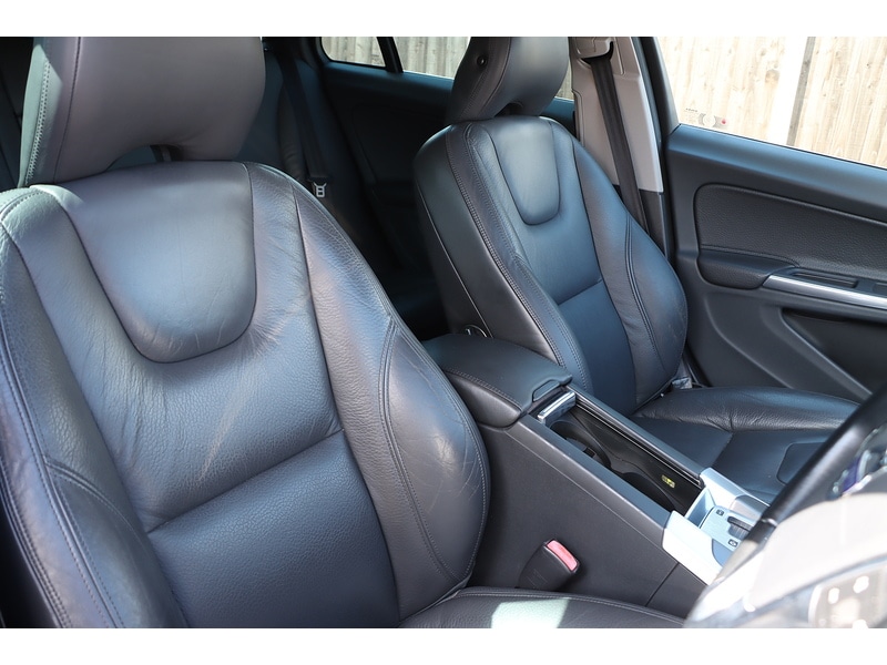 Used Volvo V60 for sale - 75542940: Photo 38