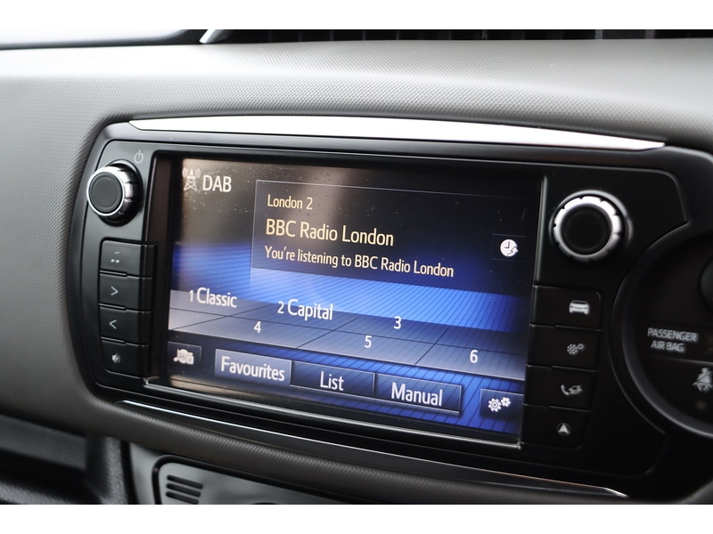 Used Toyota Yaris 2016 for sale - 77303219: Photo 11