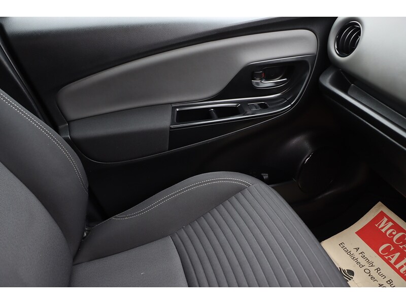 Used Toyota Yaris 2016 for sale - 77303219: Photo 40