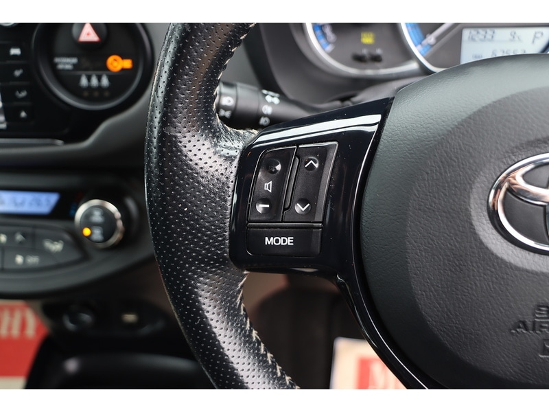 Used Toyota Yaris 2016 for sale - 77303219: Photo 42