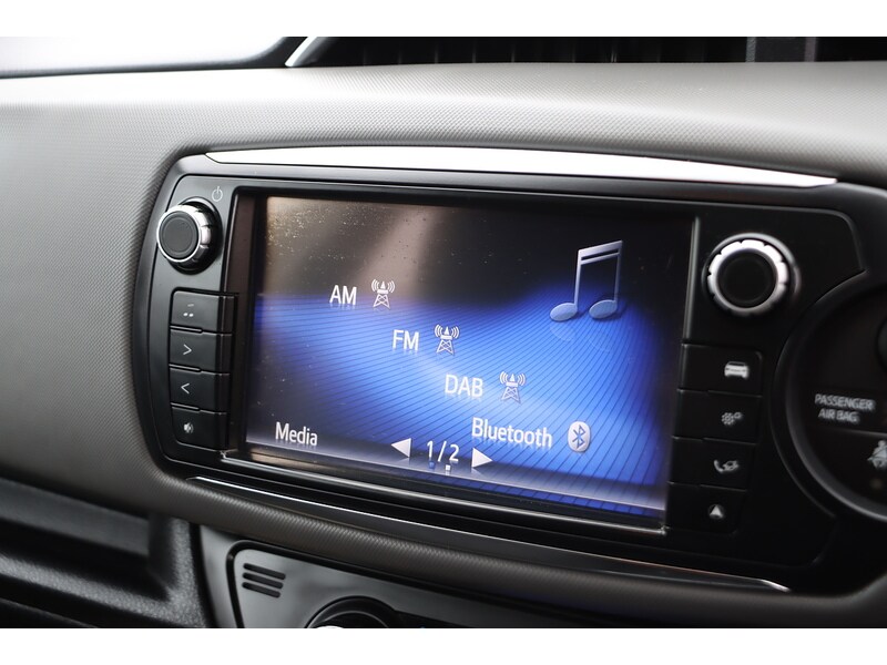 Used Toyota Yaris 2016 for sale - 77303219: Photo 52