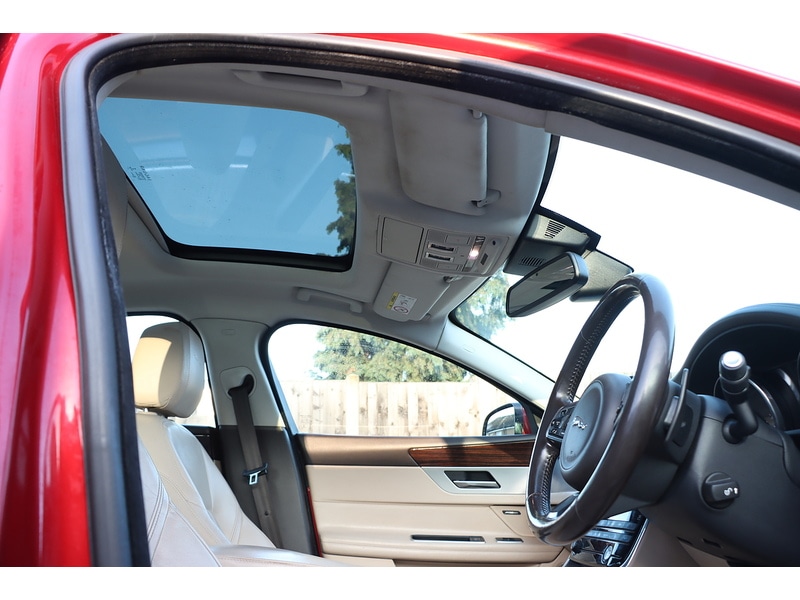 Used Jaguar XE 2015 for sale - 77072845: Photo 10