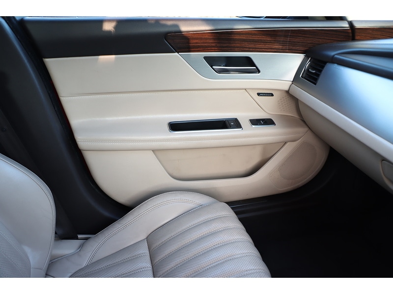 Used Jaguar XE 2015 for sale - 77072845: Photo 18