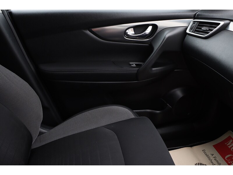 Used Nissan Qashqai 2017 for sale - 76113596: Photo 39