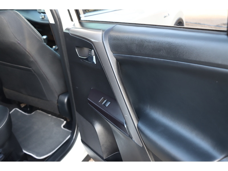 Used Toyota RAV4 2016 for sale - 76791214: Photo 15
