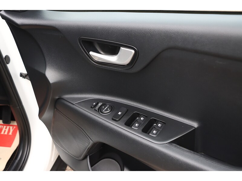 Used Kia Stonic 2021 for sale - 76148370: Photo 26