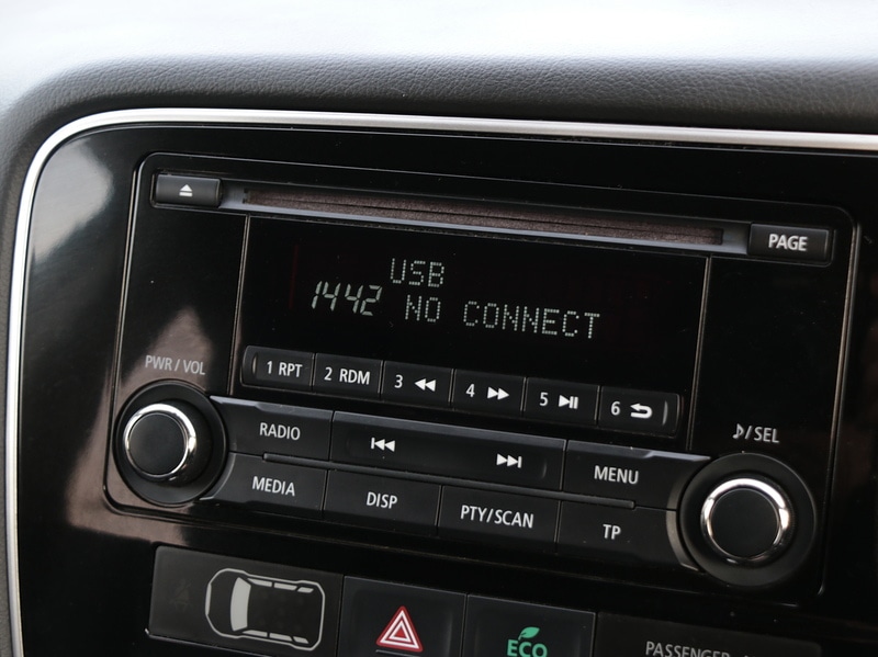 Used Mitsubishi Outlander 2015 for sale - 77027657: Photo 48