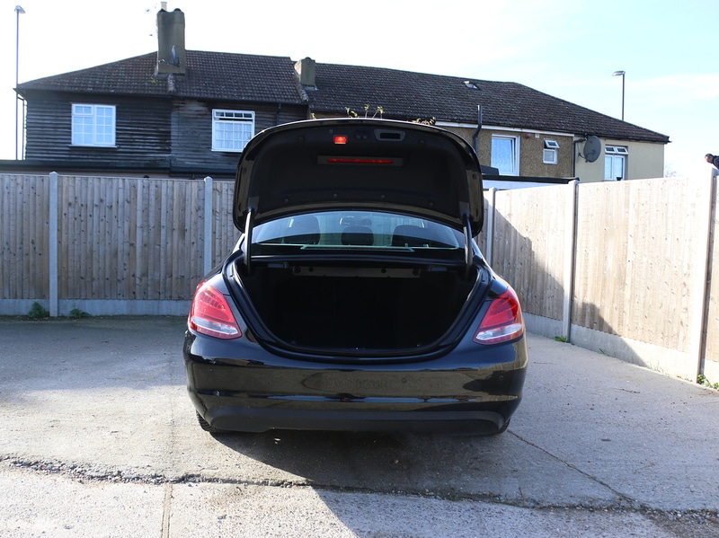 Used Mercedes-Benz C Class 2015 for sale - 76267472: Photo 14