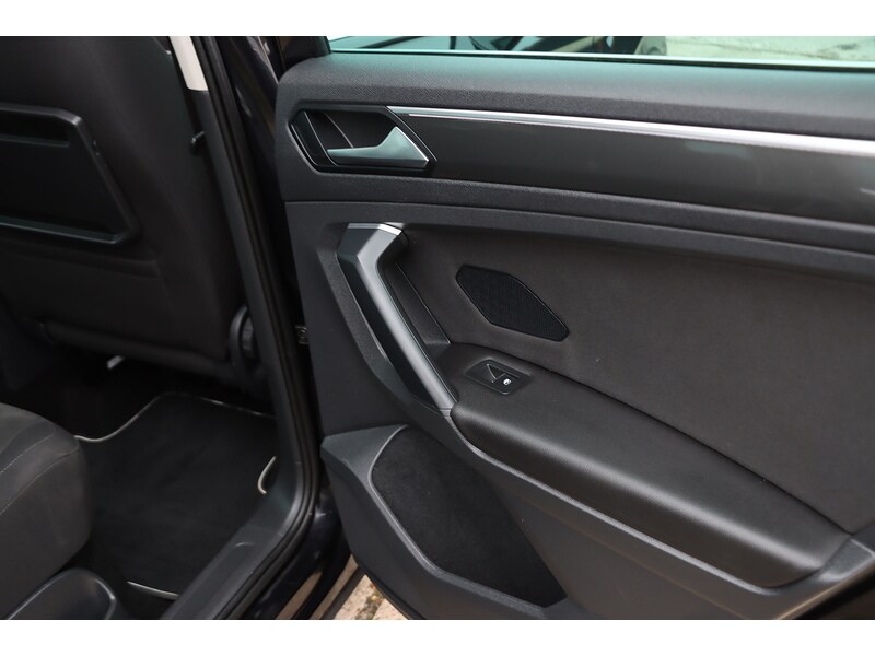 Used Volkswagen Tiguan 2020 for sale - 76791222: Photo 32