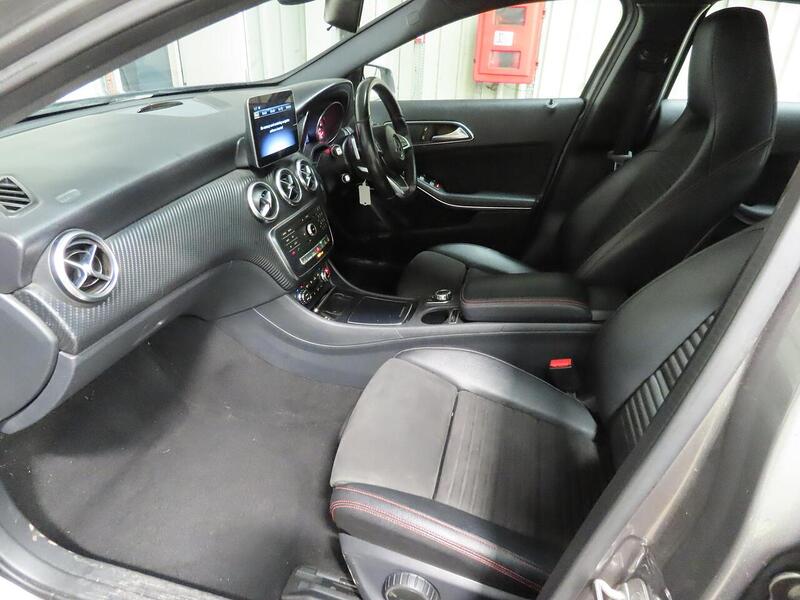 Used Mercedes-Benz A-Class 2018 for sale - 76853363: Photo 11