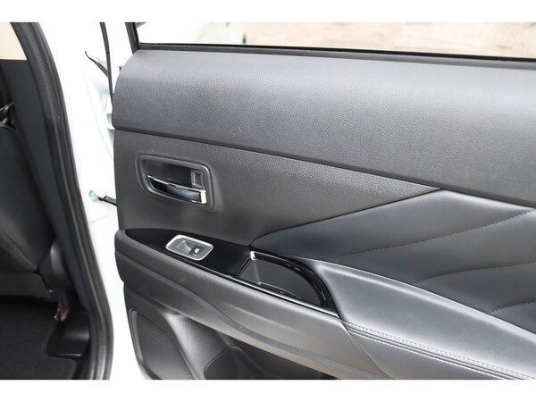 Used Mitsubishi Outlander 2018 for sale - 76113601: Photo 33