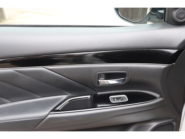 Used Mitsubishi Outlander 2018 for sale - 76113601: Photo 35