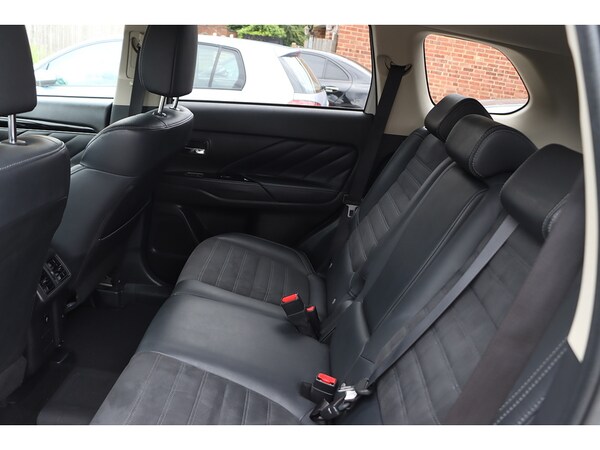Used Mitsubishi Outlander 2018 for sale - 76113601: Photo 41