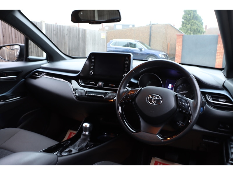 Used Toyota C-HR 2020 for sale - 76918045: Photo 24